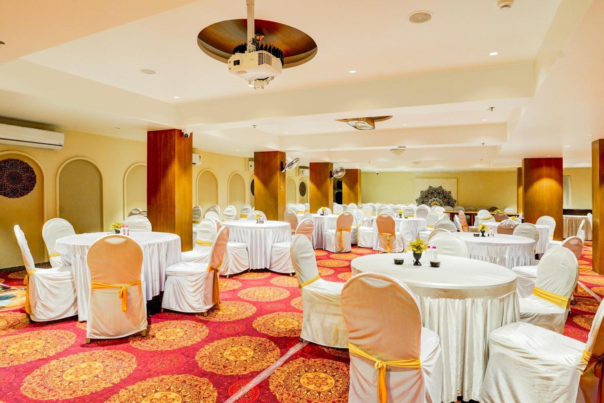 Palette- Siddharth Inn Gandhinagar Exterior photo